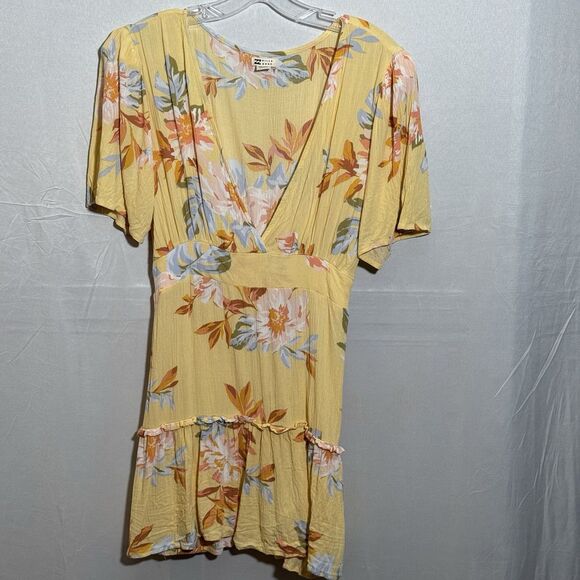 Billabong Dresses & Skirts - Billabong Yellow Floral Dress XS Boho Mini Empire Waist Short Sleeve Summer